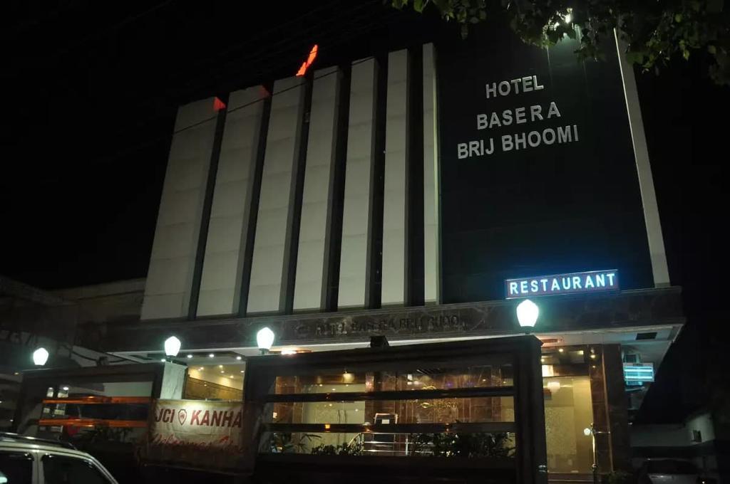 Hotel Basera Brij Bhoomi Vrindavan Bagian luar foto